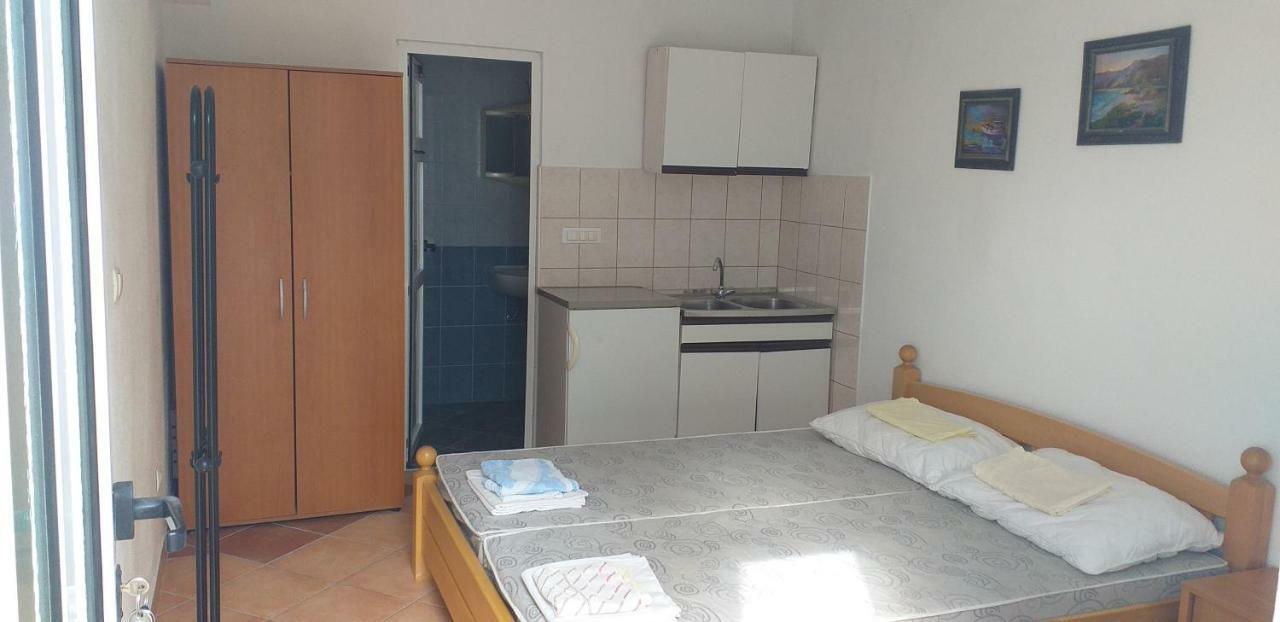 Studio Apartmani Sehic Krvavica Buitenkant foto